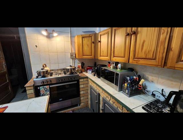 5 BEDROOM HOUSE FOR SALE IN UMKOMAAS